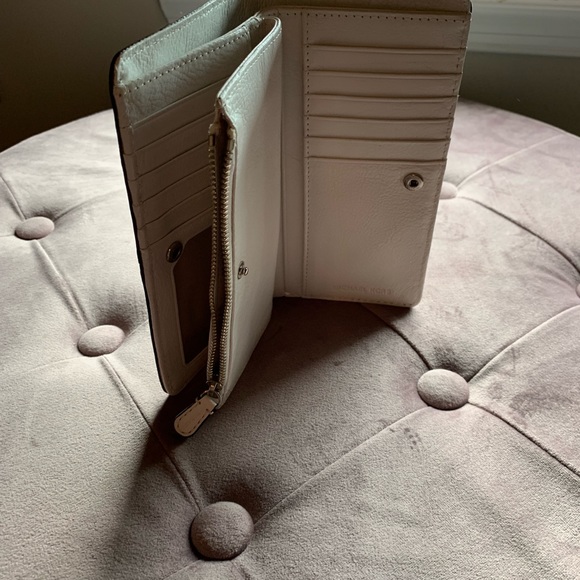 Michael Kors leather wallet - Picture 4 of 6